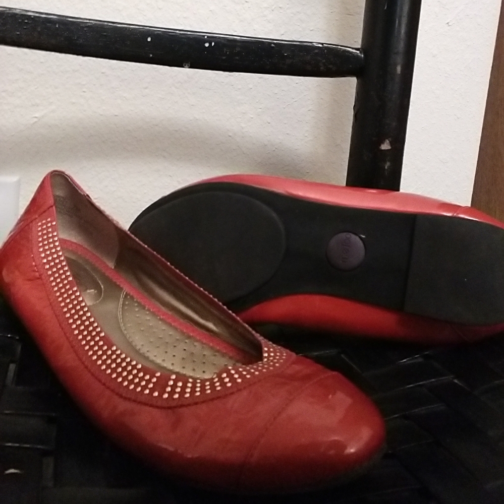 Shoes - Picture 3 of 3